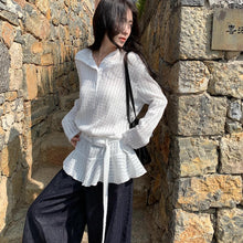 画像をギャラリービューアに読み込む, デザイン性抜群 レースカットアウト フリル袖長袖Tシャツ 春新作 スリム見えトップス