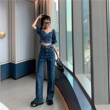 画像をギャラリービューアに読み込む, デコルテ 見せで 女っぽ デニム セットアップ スタイルアップ パフスリーブ クロップド丈 ハイウエスト フレアパンツ カジュアル 脚長効果