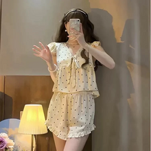 画像をギャラリービューアに読み込む, ルームウェアもガーリーに 2タイプ 水玉ルームウェア パジャマ ワンピース ショートパンツ ノースリーブ ラッフルフリル ドット柄 フリル Vネック セットアップ リボン ロンパース
