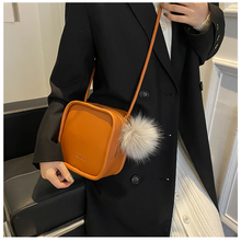 画像をギャラリービューアに読み込む, レトロな小さなスクエアバッグシンプルにどんなコーデにも合わせやすいスクエアショルダーバ