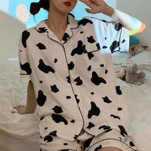 画像をギャラリービューアに読み込む, 韓国系セットアップ牛柄パジャマガーリー