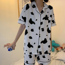 画像をギャラリービューアに読み込む, 韓国系セットアップ牛柄パジャマガーリー