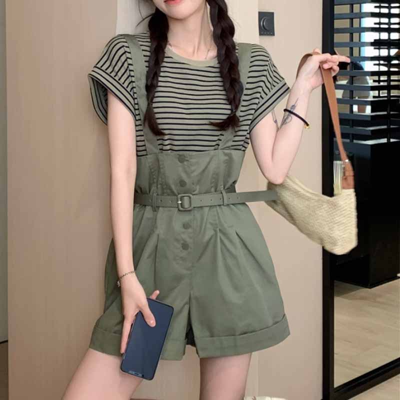 韓国版オールマッチサマースーツ女性2023新作ルーズストライプ半袖Tシャツウエストストラップショーツ2点セット