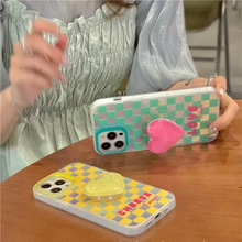 画像をギャラリービューアに読み込む, キュートなチェック柄のハート柄iPhoneケース
