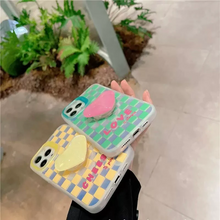 画像をギャラリービューアに読み込む, キュートなチェック柄のハート柄iPhoneケース

