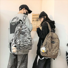 画像をギャラリービューアに読み込む, 大容量 柄大容量でポケットも充実バックパック
